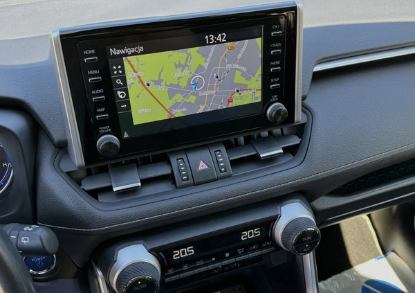 Toyota RAV4 cena 124999 przebieg: 79900, rok produkcji 2019 z Kobylin małe 781